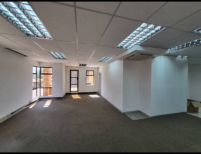 182M² OFFICE TO LET IN KRAMERVILLE